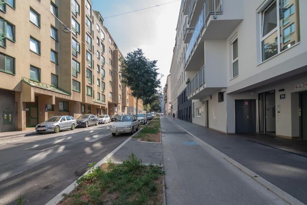 Grosse Terrasse, Klimaanlage Und U-Bahn Naehe Apartment Vienna Exterior photo