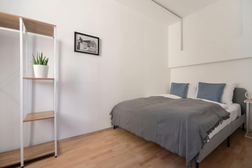 Grosse Terrasse, Klimaanlage Und U-Bahn Naehe Apartment Vienna Exterior photo